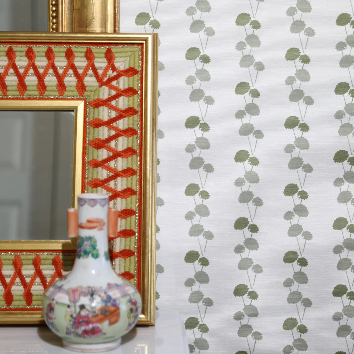 Luxury botanical and floral wallpaper featuring an elegant linear dahlia vine pattern inspired by English gardens, designed for modern traditional interiors, powder rooms, bedrooms, dining spaces, and layered luxury homes. Sustainably printed in England by Truett Designs.